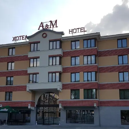 A&M Hotel with Free Parking