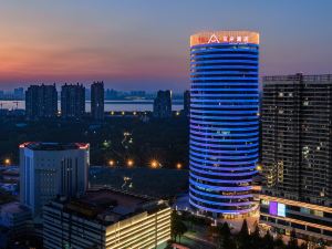 Atour Hotel (Wuhan High Speed Railway Station, Qingshan Impression City)