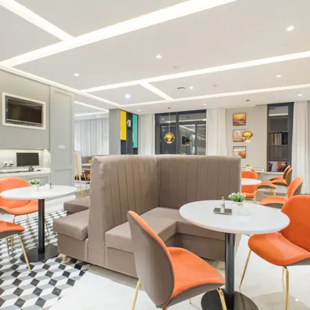 Nianbai Yulan Hotel (Feidong Platinum Center Baogong Avenue)