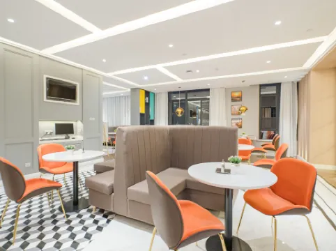 Nianbai Yulan Hotel (Feidong Platinum Center Baogong Avenue)