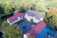 Hotel Wasserschloss Mellenthin Hotel dekat Wisentpark Insel Usedom