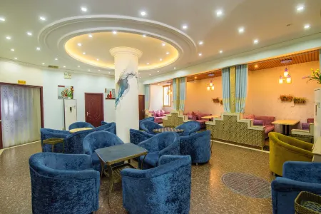 Wenchang Guli Business Hotel Отели рядом с достопримечательностью «Sichuan College of Culture and Art (Qiu Campus)»