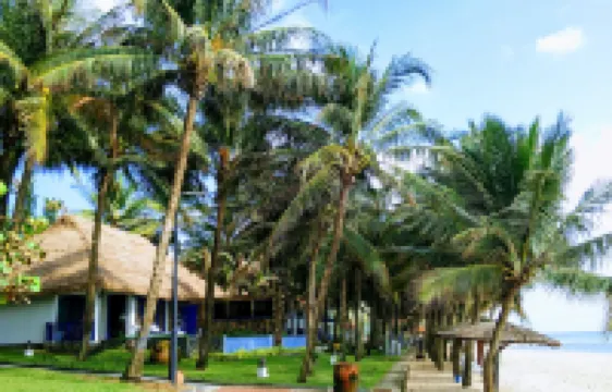 阿祖爾水療度假村 鄰近PQ LITTLE MART的酒店