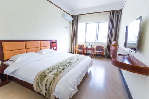 Luchuan Baisheng Business Hotel Hotel a Luchuan