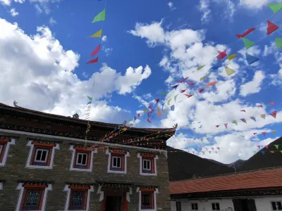 Lenggacuo Inn Hotels near Yaha Pass