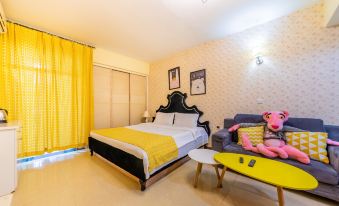 Chongqing Happy Time Theme Apartment