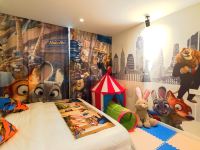 上海迪堡王国酒店 - 兔子朱迪和尼克的梦想小木屋家庭三床滑滑梯房