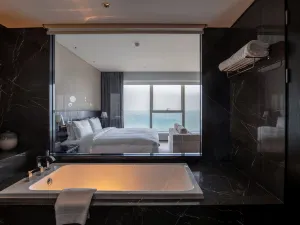 Qingdao Haiyi Sailing Hotel
