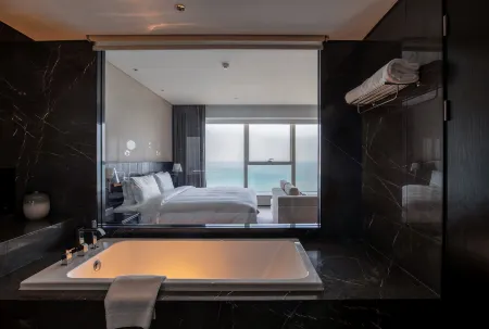 Qingdao Haiyi Sailing Hotel