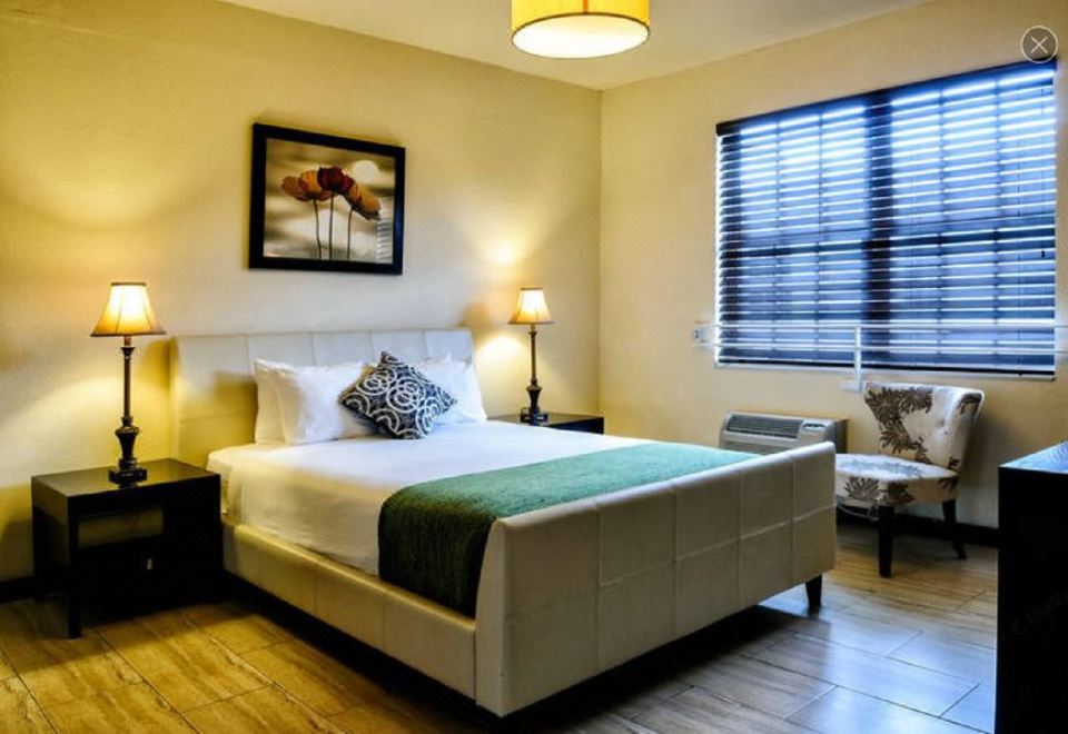 Tradewinds Apartment and Hotel Over view