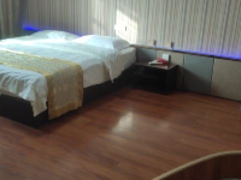 伽师新华西大酒店 - 标准大床房