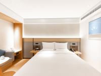 全季酒店(上海新天地西藏南路店) - 零压高级大床房