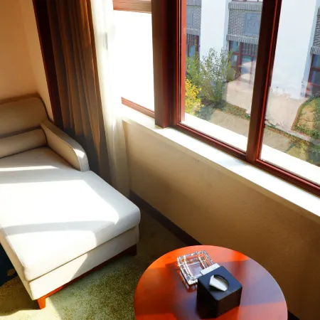Donghai Junlan Hot Spring Hotel