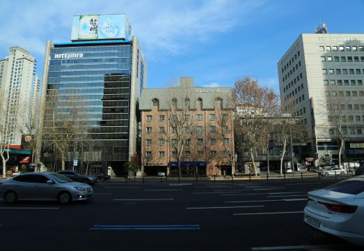 라비타 호텔의 실용적인 객실 내부