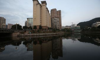 Donghu Hotel