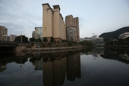 Donghu Hotel