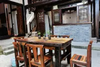 閬中花前醉客棧 - 小旅館