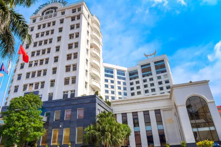 Muong Thanh Luxury Lang Son Hotel Отели в г. Cao Loc District