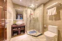 Ali Hotel (Yichang Jiefang Road Pedestrian Street CBD Shopping Center)