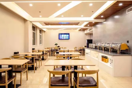 Longkou Jincheng Hotel (Yugang Road Branch) Отели рядом с достопримечательностью «Dao'enhu Park»