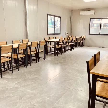 Youngsun Hotel Отели рядом с достопримечательностью «Памятник «Золотой лев»»