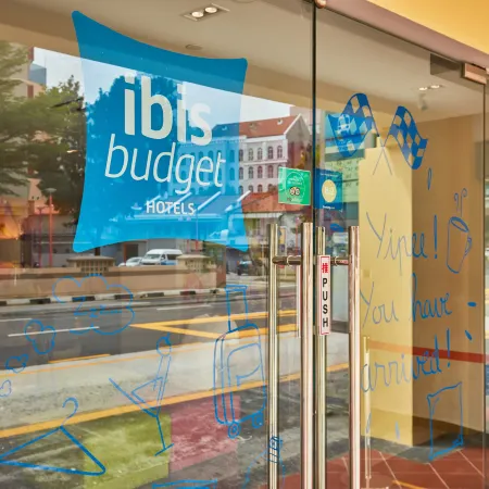 ibis budget Singapore Selegie Отели рядом с достопримечательностью «Станция метро Rochor»
