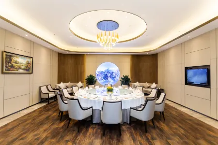 Yongchang International Hotel Отели рядом с достопримечательностью «Daixing Temple»