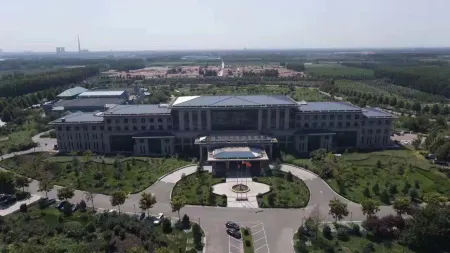 Sunwuhu Hot Spring Holiday Hotel Отели рядом с достопримечательностью «Dongying Vocational College of Science and Technology (New Campus)»