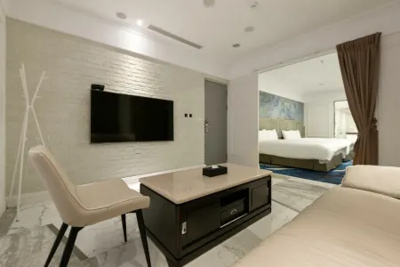 Gold Hotel
