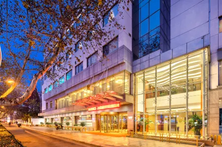 Guanhailou Hotel （Hotels at Jiangsu University of Science and Technology） Отели рядом с достопримечательностью «the First Spring Under Heaven»