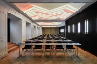 Roomers Munich, Autograph Collection