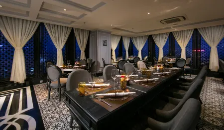 La Sinfonia Citadel Hotel and Spa Отели рядом с достопримечательностью «Hanoi Train Street»