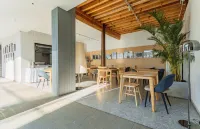 大理雙廊半月拖藍水景雅院