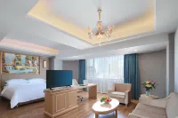 Vienna Hotel (Kunming Baiyun Road Metro Station Jiang'an) Các khách sạn ở Khu Lianhuachi (hồ sen)