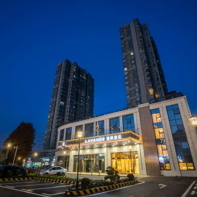 Lavande Hotel (Wuhan Jinyin Lake University of Light Industry) Hotel dekat Universitas Politeknik