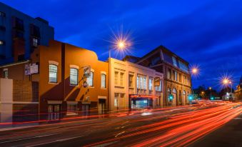 The Old Woolstore Apartment Hotel