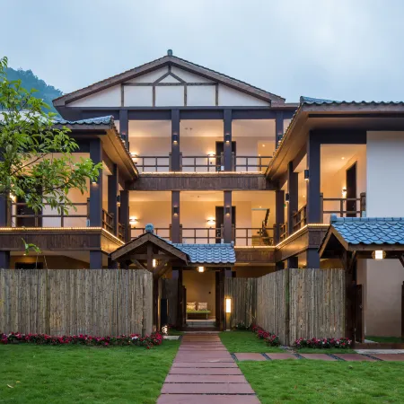 Chengdu Howard Johnson Huashuiwan Hot Springs Resort