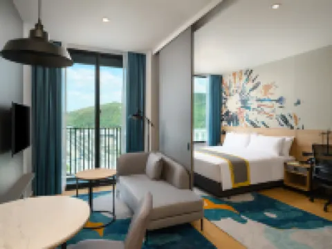 ฮอลิเดย์ อินน์ แอนด์ สวีท ศรีราชา แหลมฉบัง โรงแรมในเทศบาลนครแหลมฉบัง