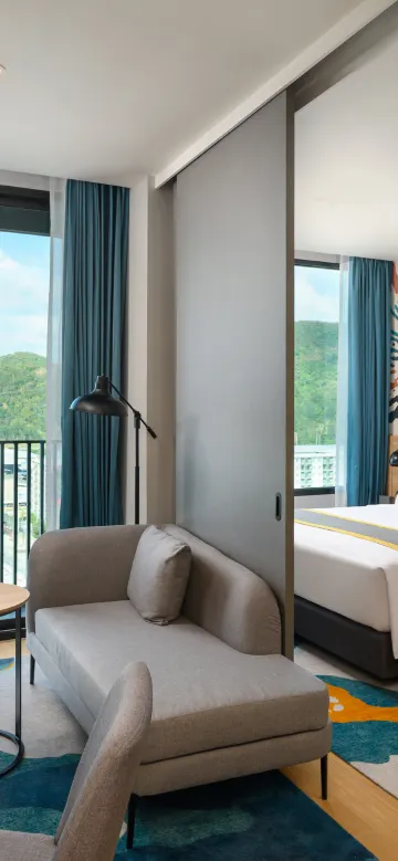 ห้องสวีทเตียงคิงไซส์แบบหนึ่งห้องนอนมีระเบียง