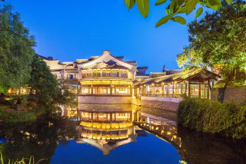 Wuzhen Zhaoming House
