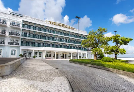 Rocks Hotel Отели рядом с достопримечательностью «Руины Святого Павла»