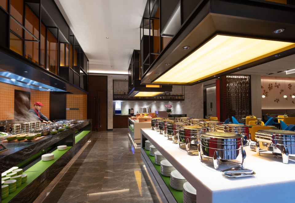 햄튼 바이 힐튼 조식 뷔페