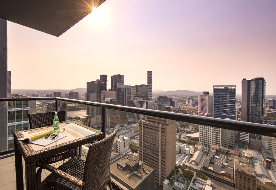 3. 오크스 브리즈번..