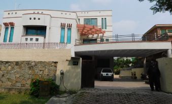 Sunset Destination - Housity