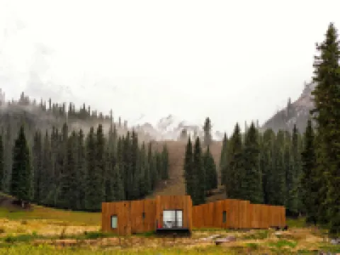 温泉賽里木湖克魯格野奢營地 温泉縣酒店