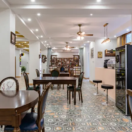 Floral Hotel · Linyuan Xiaozhu hotel (Wuyuan High Speed Railway Station Store)