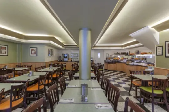 Avenue Hotel Отели рядом с достопримечательностью «Каса Россо»