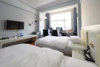 Pu'er Panda E-sport Theme Hotel - Esports