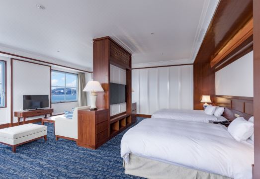 프리미어 호텔 모지코의 현대적인 외관