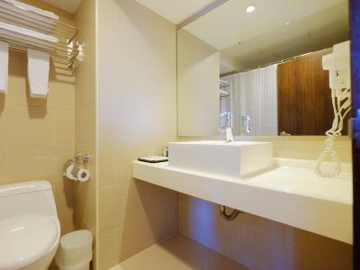 スタンダードダブルルーム(窓なし) シティ スイーツ 桃園 ゲートウェイの写真